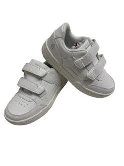 White Velcro Hush Puppies Advantage Takkies